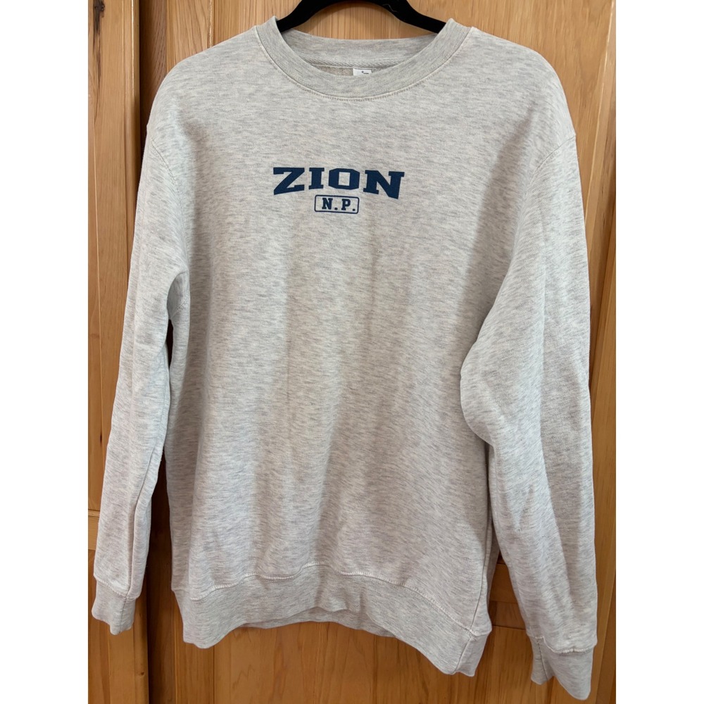 Zion National Park Sweatshirt Mens Heather Grey Crewneck Graphic Pullover